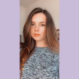 Meet your Posher, Caroline